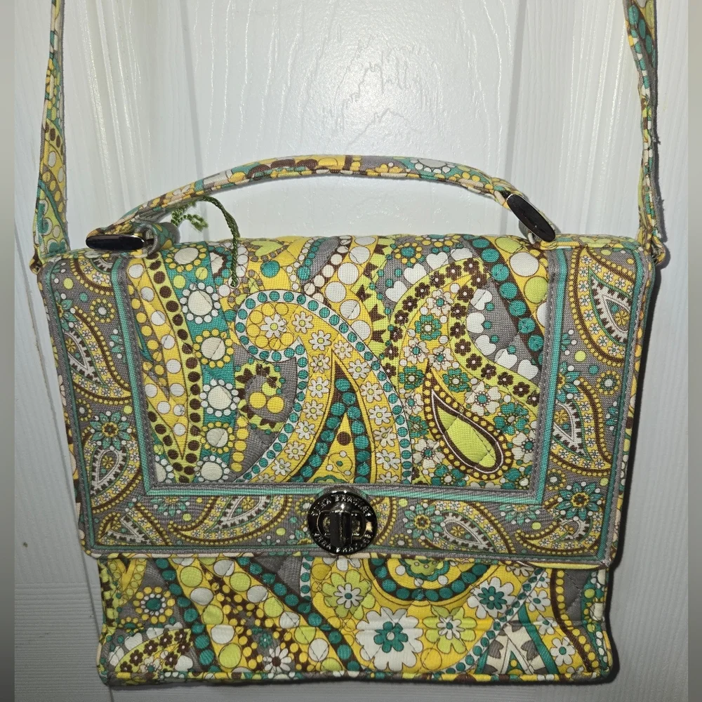 Vera Bradley chic its stap
